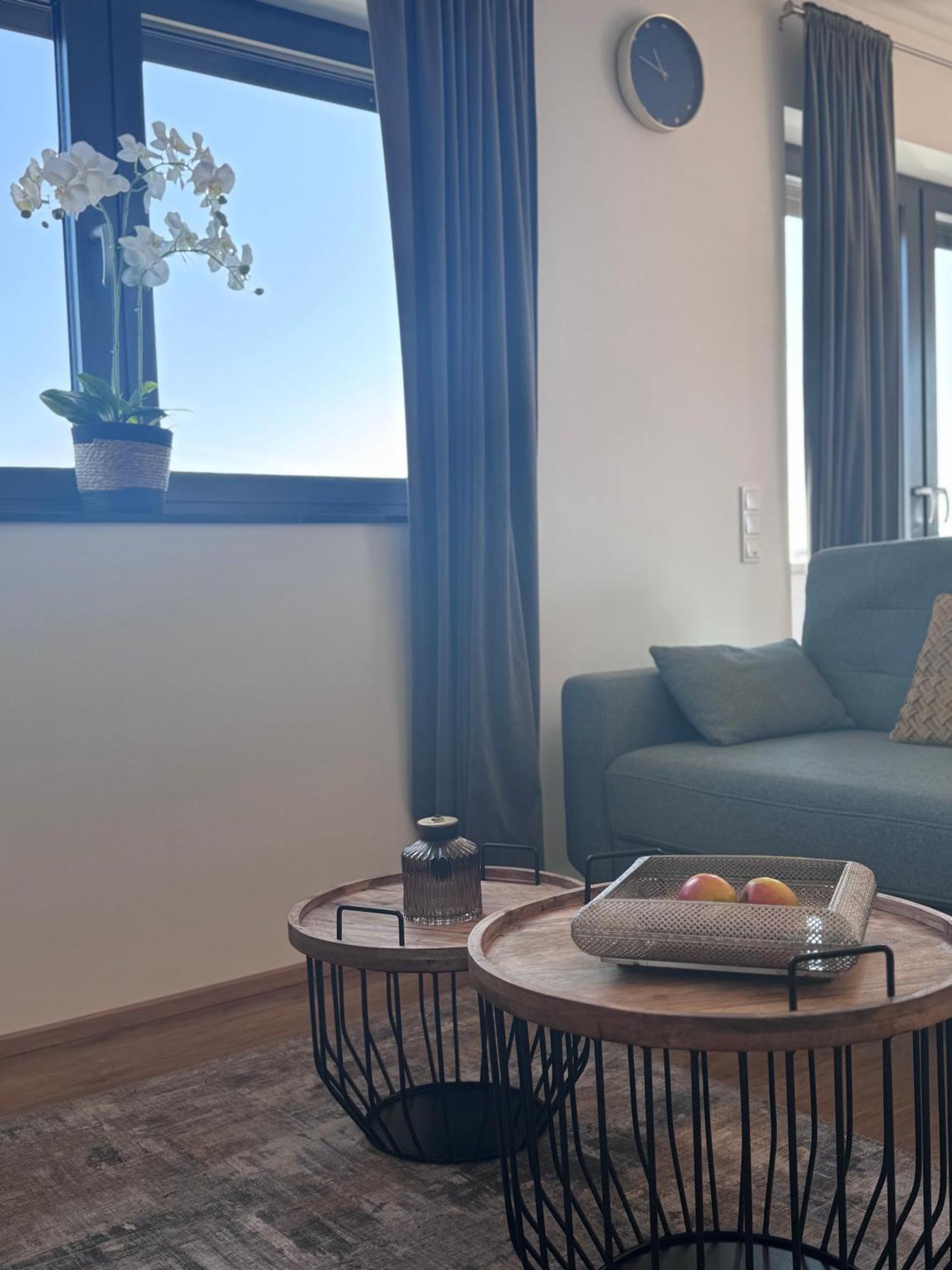 1 Apartment *
